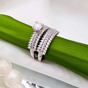 Solitaire. Ring
